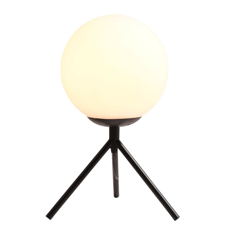 Modern Light Luxury Iron Art Table Lamp
