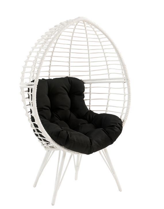 Albany Wicker Lounge Chair